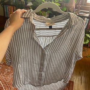 Short sleeve button up top